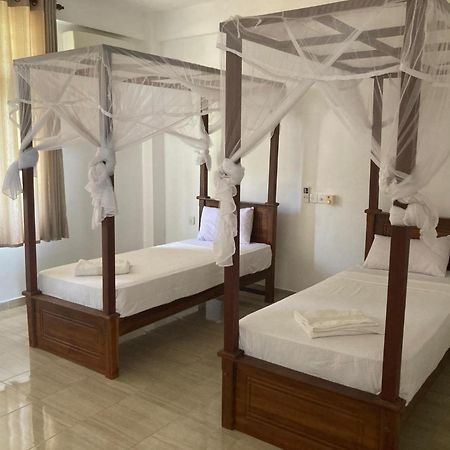 Savenrose Beach Villa Matara Buitenkant foto