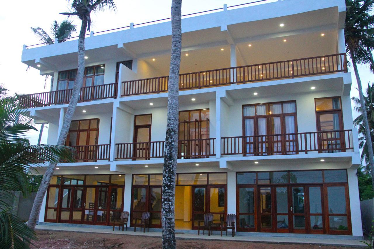 Savenrose Beach Villa Matara Buitenkant foto