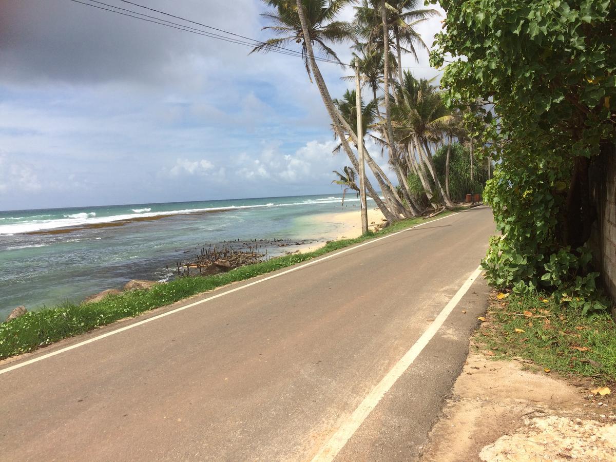 Savenrose Beach Villa Matara Buitenkant foto